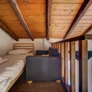 Apartment Mansardina Nosadella 8 By Wonderful Italy
