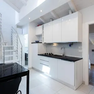 Asinelli, By Short Holidays Apartment *