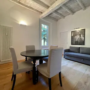 San Vitale 36 Bologna