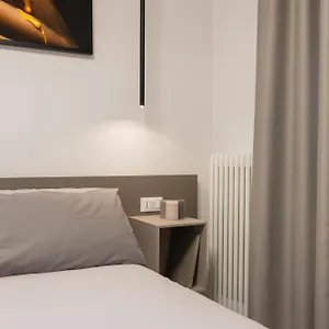Luxury Station Guest house *