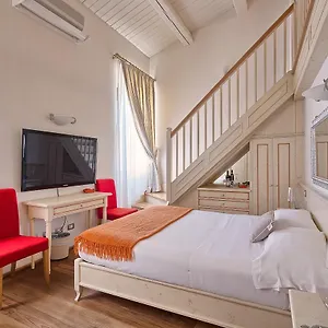 Palazzo Trevi Charming House Bed & Breakfast 3*