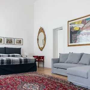 Second Floor Centro Storico B&B