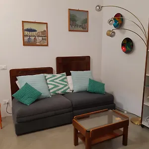 Tippa Apartment *