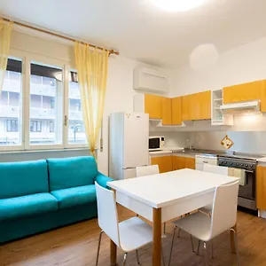 Apartment Lame, By Short Holidays *