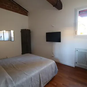 Apartment Charme Immerso Tra Le Mura Bolognesi *