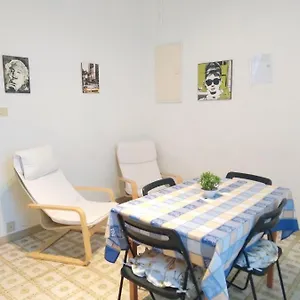 Linda 1 Apartment Bologna