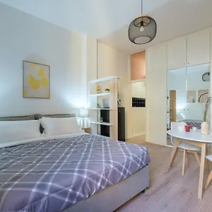Apartment Casa Del Laureato By *