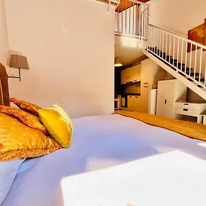 Apartment Falcone 22 *