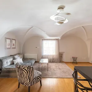 Apartment Santo Stefano Elegant By Wonderful Italy *
