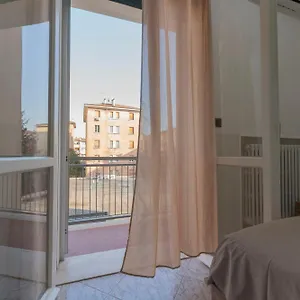 Hotel apartamentowy Fioravanti - San Luca & Genesis House, A Pochi Passi Dalla Stazione, Vicino Al Cuore Di Bolonia