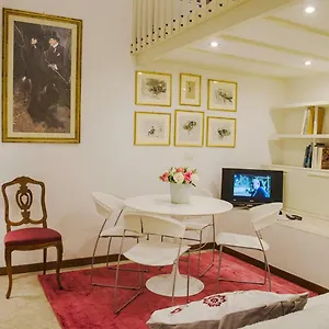 Mini Chic Downtown Apartment *