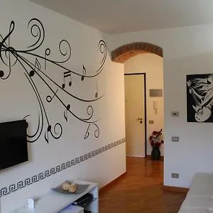Emilia Levante Musica By Short Holidays Apartment